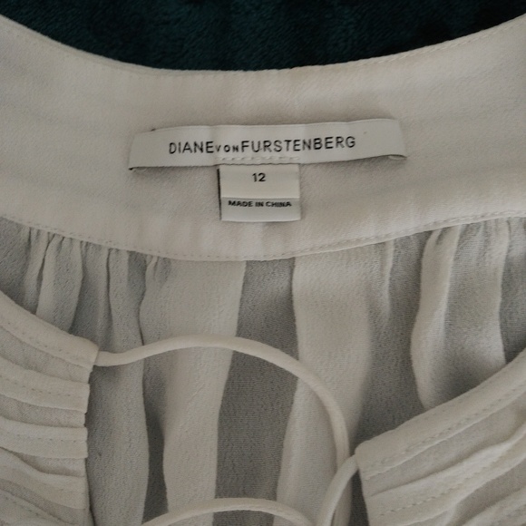 Diane von Furstenberg white blouse - size 12 - vintage - Picture 2 of 7